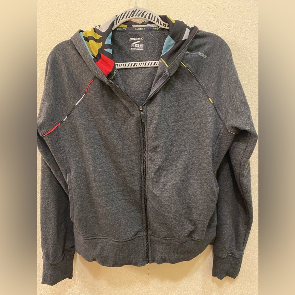 Brooks Run Happy running jacket w hood size XL
